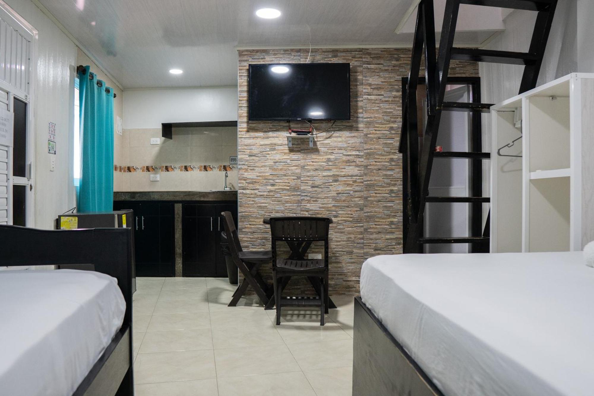 Rocky Cay Guest house *